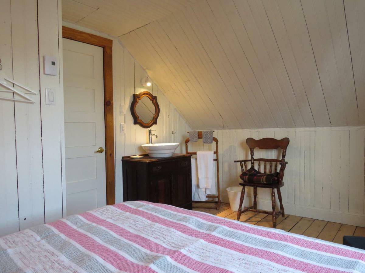 la vieille Maison Rouge Saint-Tite Extérieur photo