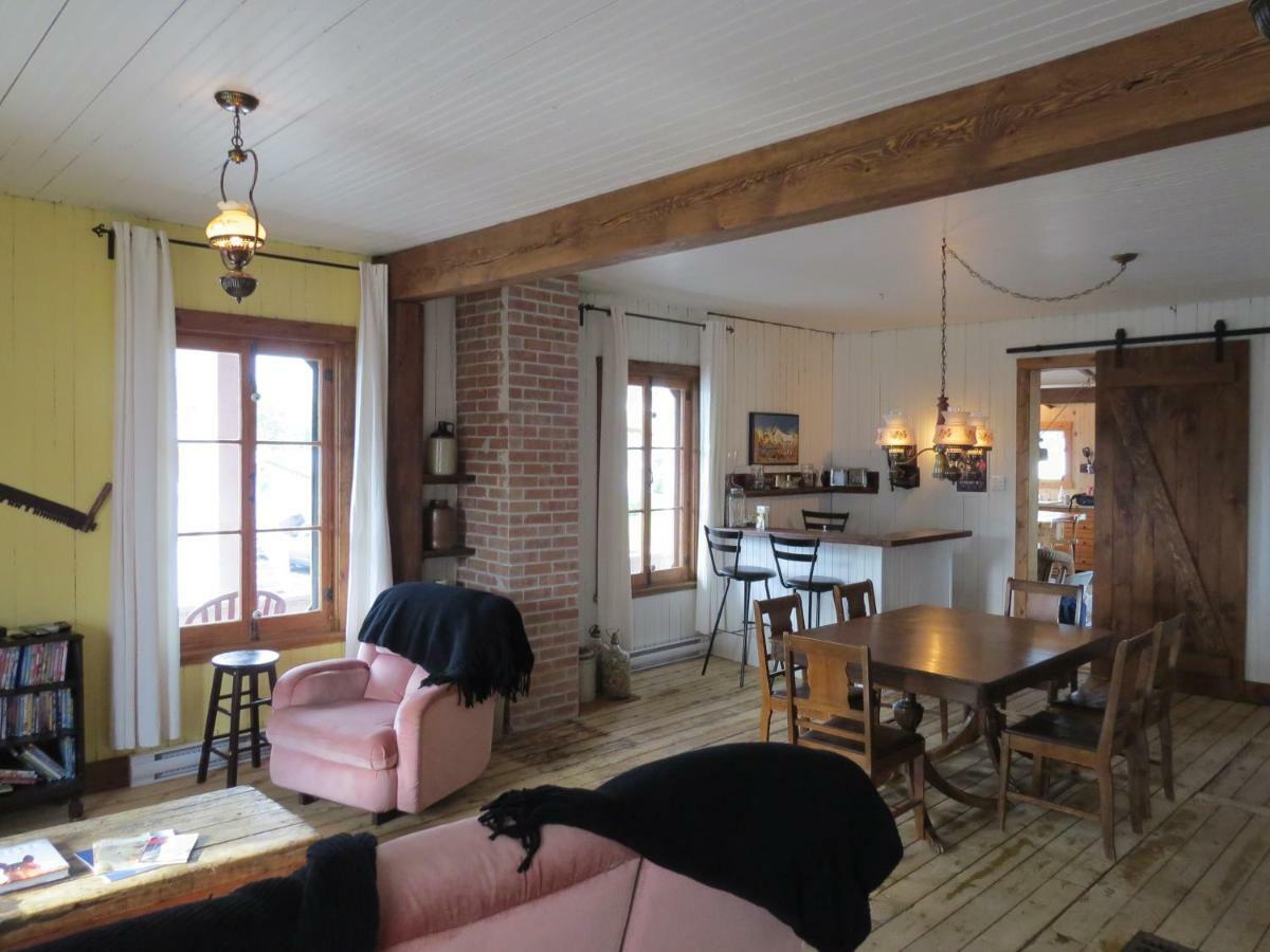 la vieille Maison Rouge Saint-Tite Extérieur photo